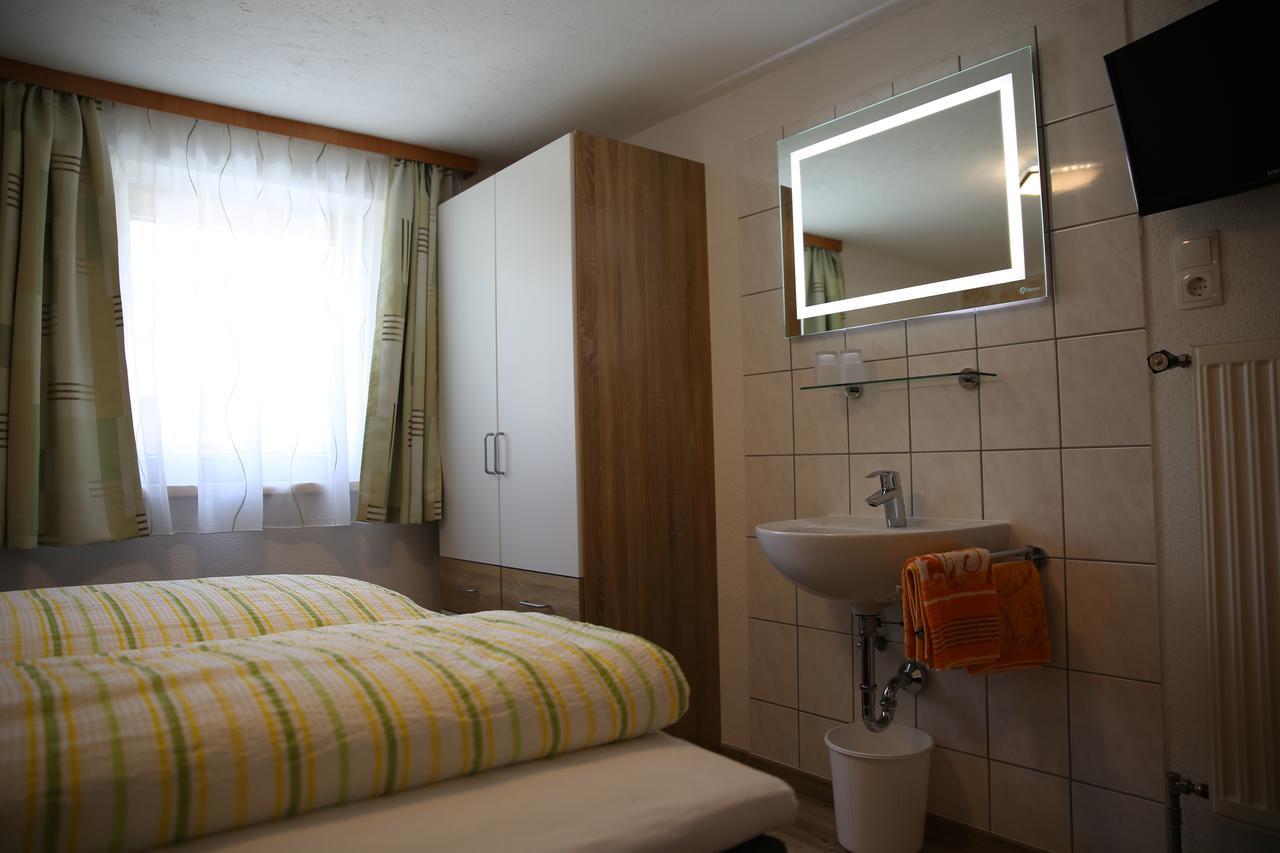 Gasthof Pension Santeler Санкт-Леонгард-ім-Пітцталь Екстер'єр фото