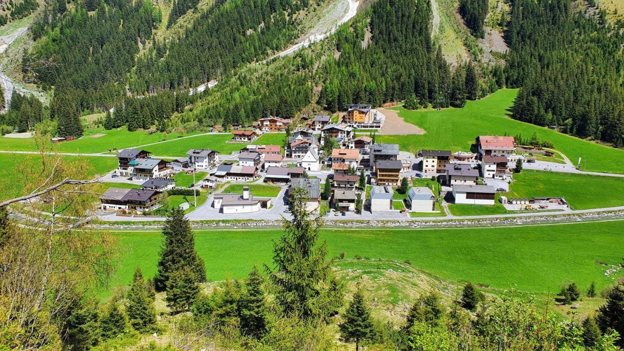 Gasthof Pension Santeler Санкт-Леонгард-ім-Пітцталь Екстер'єр фото